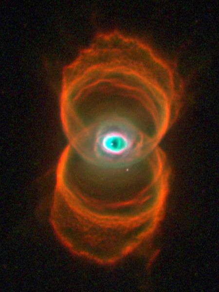 L'enigmatico sguardo cosmico al centro della "Nebulosa Clessidra" fu interpretato come un messaggio subliminale dai fan dei Pearl Jam